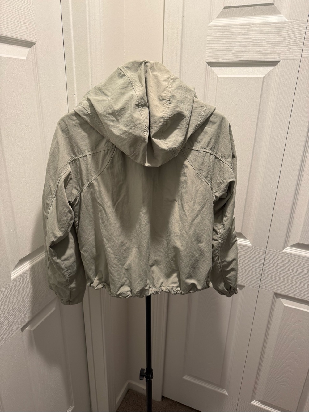 lululemon athletica Light Sage Hooded Utility Jacket - Picture 2 of 3